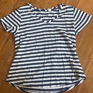 Vineyard Vines striped scoop neck tee!! size XS!! perfect condition!!
